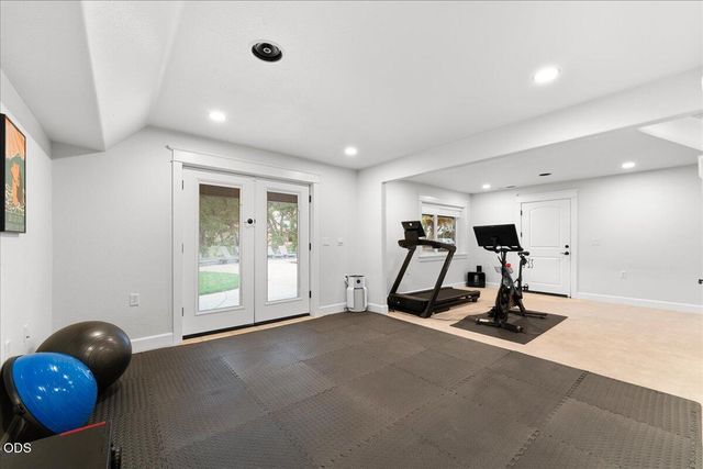1013 Roxy Ann Road, Medford, OR 97504