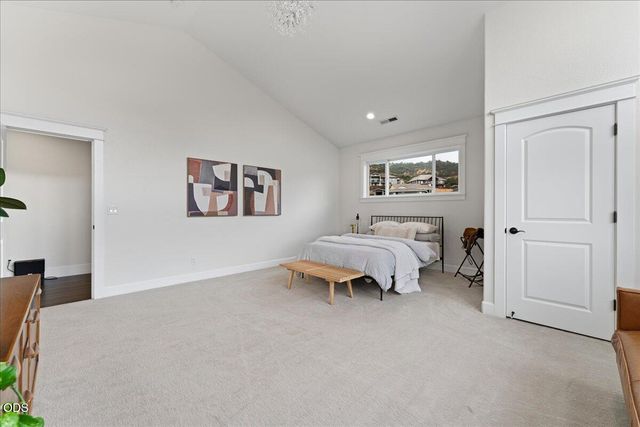 1013 Roxy Ann Road, Medford, OR 97504