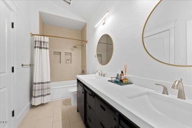 1013 Roxy Ann Road, Medford, OR 97504