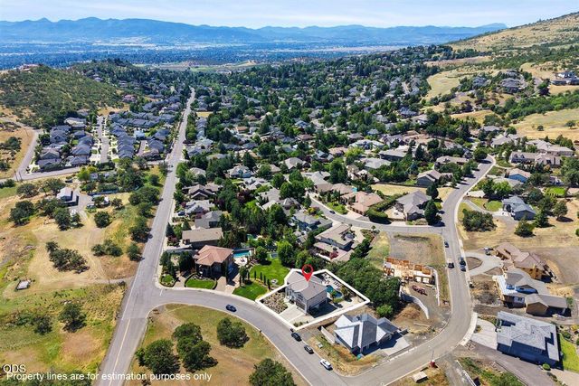 1013 Roxy Ann Road, Medford, OR 97504