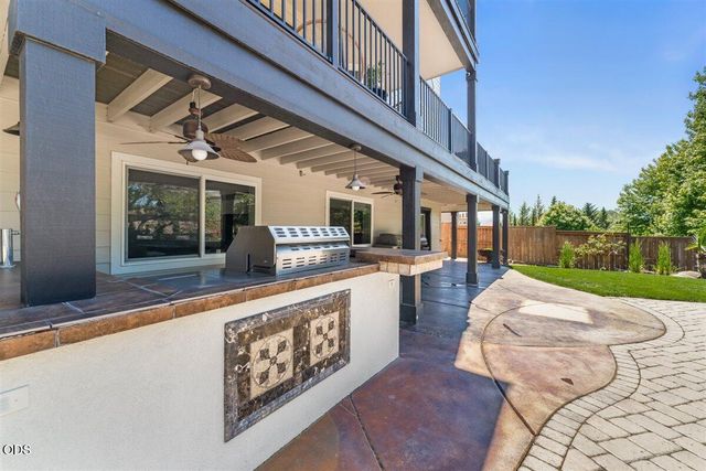 1013 Roxy Ann Road, Medford, OR 97504