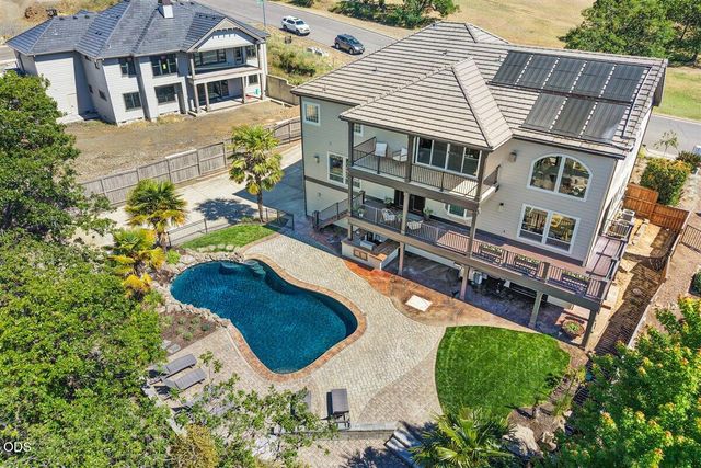 1013 Roxy Ann Road, Medford, OR 97504