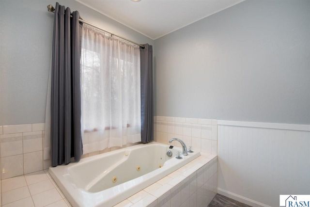 10 Cardinal Court, North Mankato, MN 56003