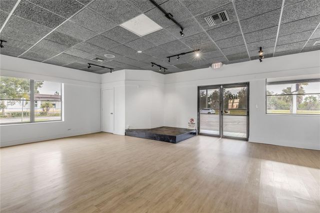 109 N CAUSEWAY, New Smyrna Beach, FL 32169