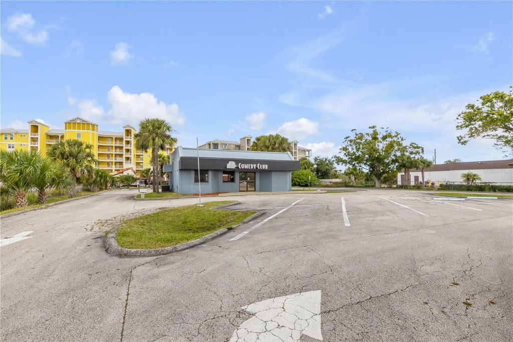 Image 12 of property listing at 109 N CAUSEWAY, New Smyrna Beach, FL 32169