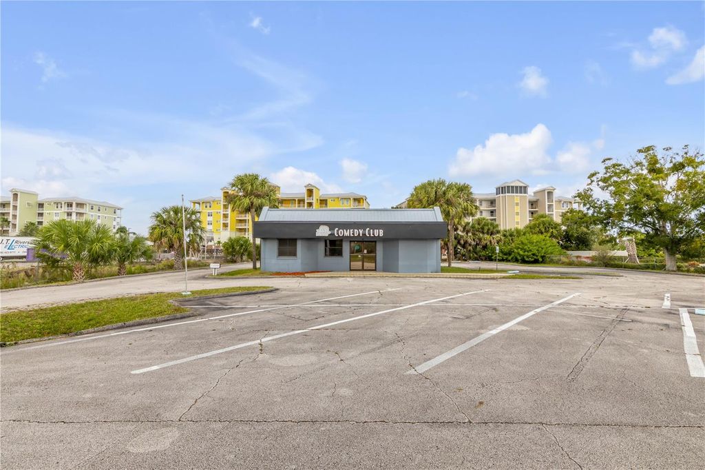 Image 15 of property listing at 109 N CAUSEWAY, New Smyrna Beach, FL 32169