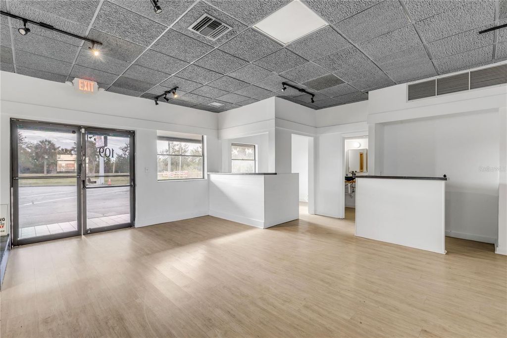Image 18 of property listing at 109 N CAUSEWAY, New Smyrna Beach, FL 32169
