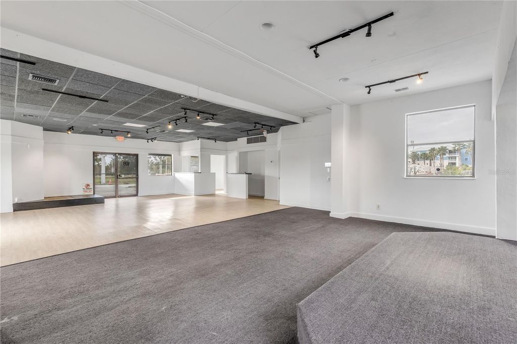 Image 25 of property listing at 109 N CAUSEWAY, New Smyrna Beach, FL 32169