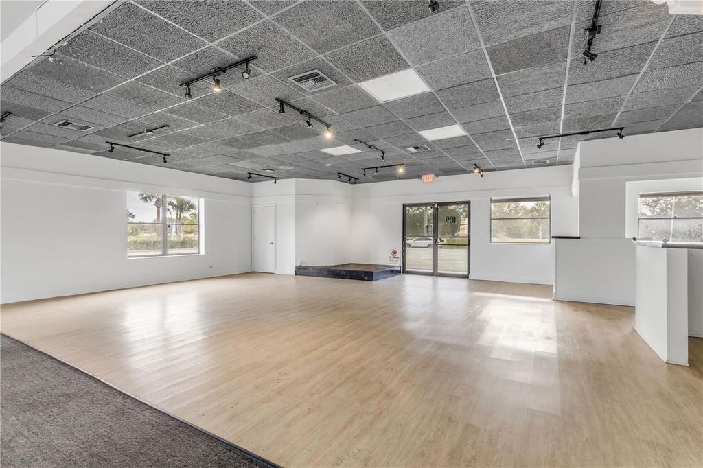 Image 27 of property listing at 109 N CAUSEWAY, New Smyrna Beach, FL 32169
