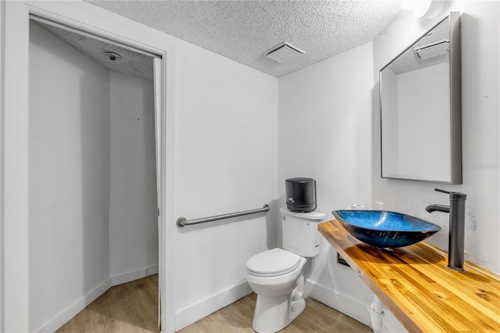 Image 36 of property listing at 109 N CAUSEWAY, New Smyrna Beach, FL 32169