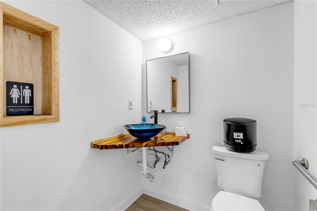 Image 38 of property listing at 109 N CAUSEWAY, New Smyrna Beach, FL 32169
