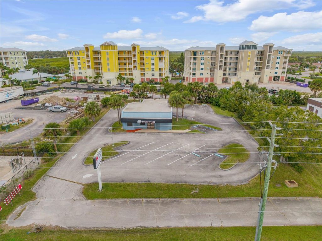 Image 7 of property listing at 109 N CAUSEWAY, New Smyrna Beach, FL 32169