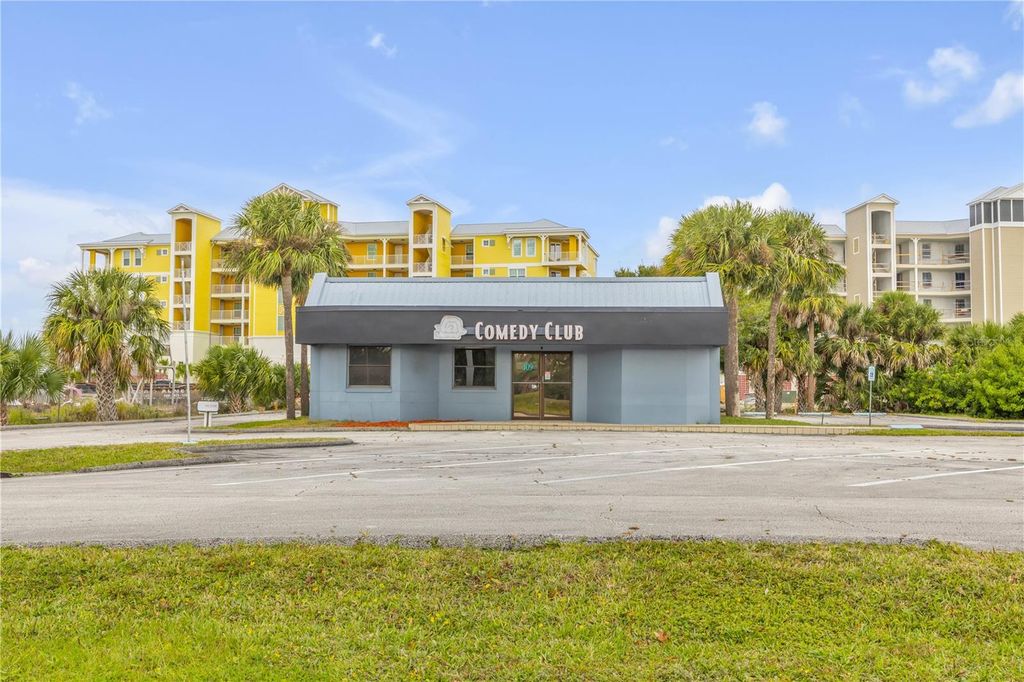Image 9 of property listing at 109 N CAUSEWAY, New Smyrna Beach, FL 32169