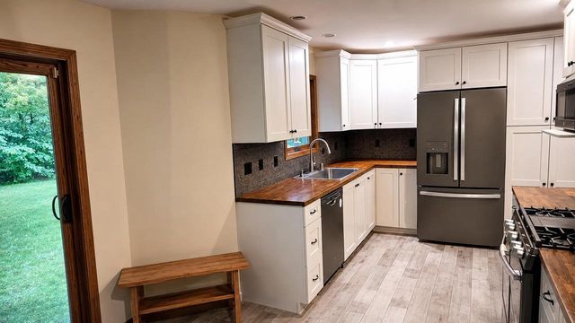 8411 RIDGEVIEW COURT, Larsen, WI 54947