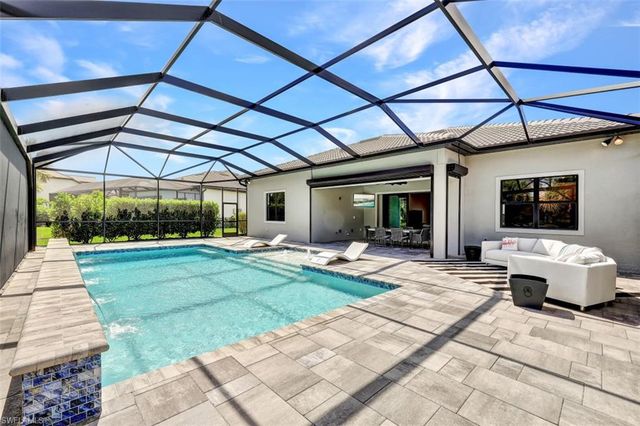 9238 Plover DR, Naples, FL 34120