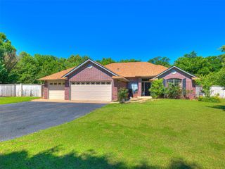 7705 Dripping Springs Lane, Oklahoma City, OK 73150