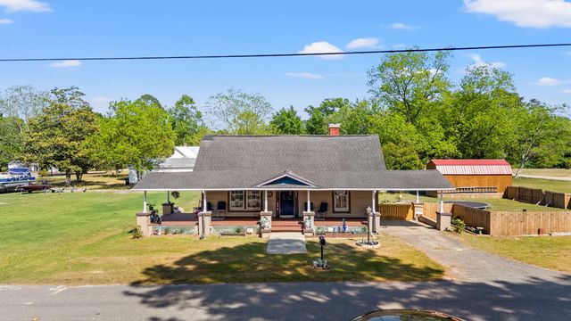 209 S Walnut St., Lake View, SC 29563