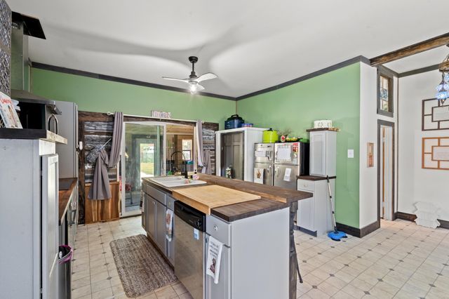 209 S Walnut St., Lake View, SC 29563