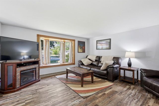 1530 GLEN ROAD, Green Bay, WI 54313