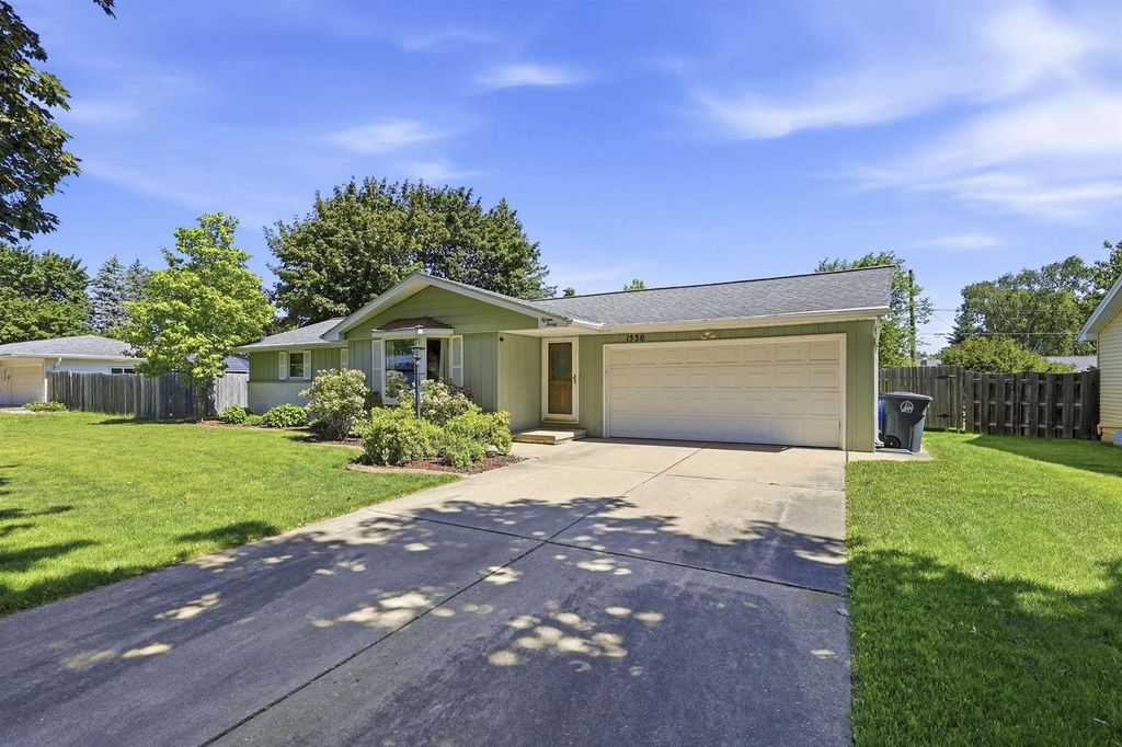 1530 GLEN ROAD, Green Bay, WI 54313