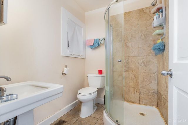 760 Straight Street, Cincinnati, OH 45214