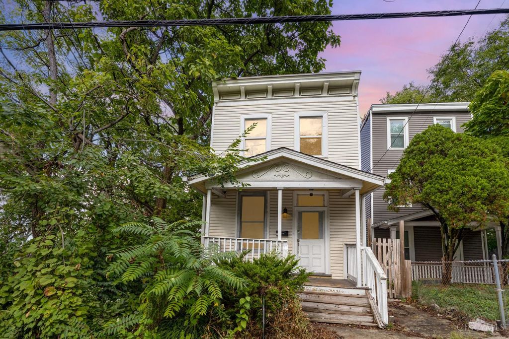 760 Straight Street, Cincinnati, OH 45214