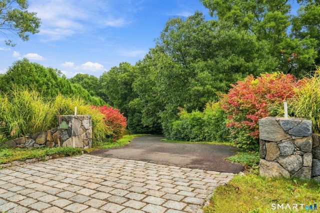 140 Elk Drive, Southbury, CT 06488