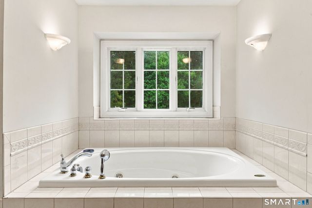 140 Elk Drive, Southbury, CT 06488