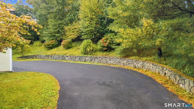 140 Elk Drive, Southbury, CT 06488