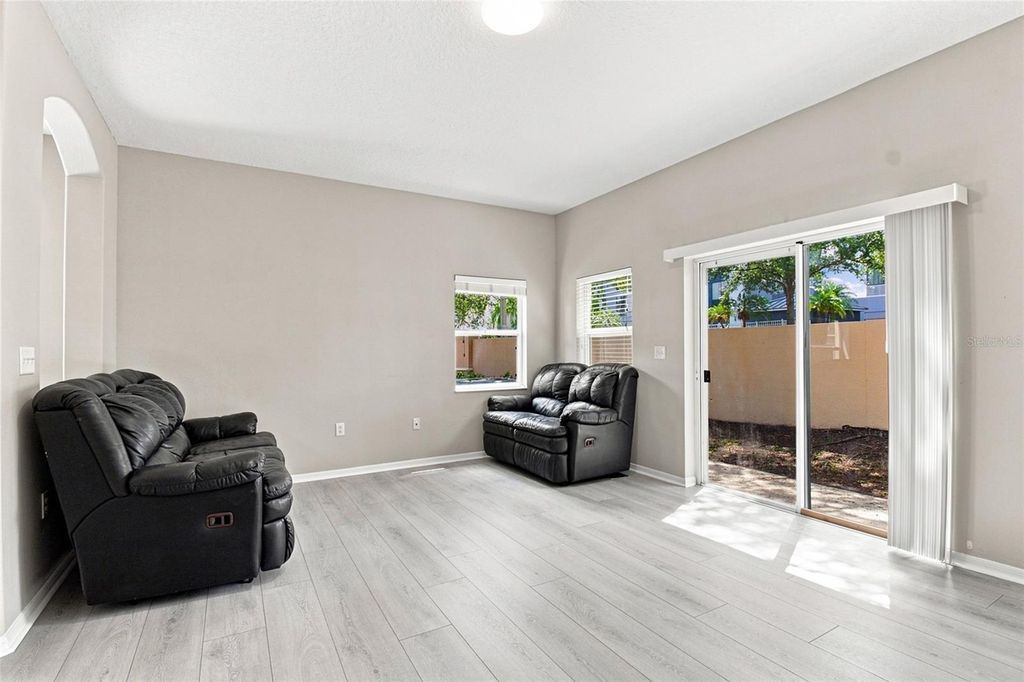 Image 11 of property listing at 1138 ANDREW AVILES CIRCLE, Tampa, FL 33619