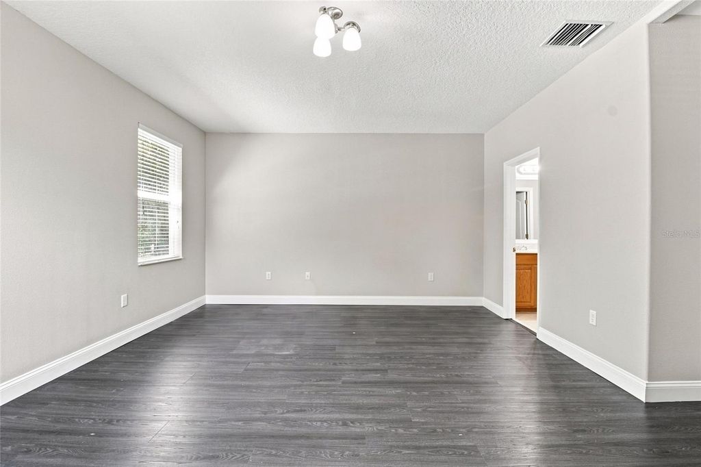 Image 14 of property listing at 1138 ANDREW AVILES CIRCLE, Tampa, FL 33619