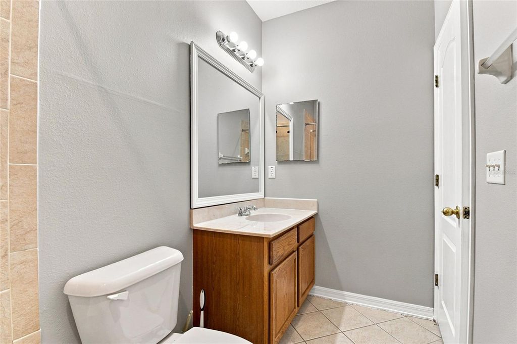 Image 21 of property listing at 1138 ANDREW AVILES CIRCLE, Tampa, FL 33619