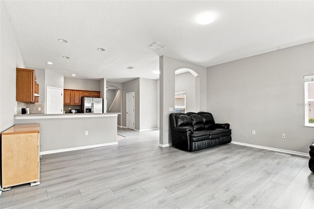 Image 9 of property listing at 1138 ANDREW AVILES CIRCLE, Tampa, FL 33619