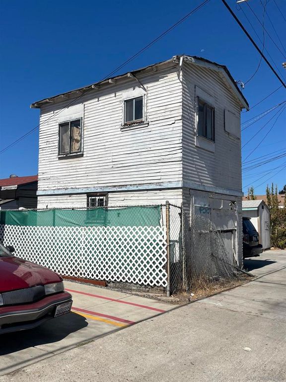 2062 64 Irving St, San Diego, CA 92113 — photo 4