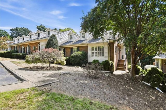 723 Polo Oaks Drive, Winston-salem, NC 27106