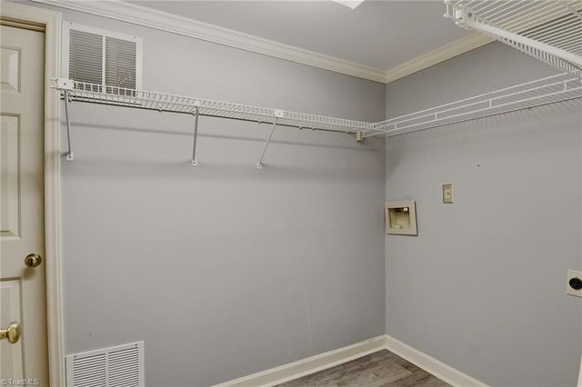 723 Polo Oaks Drive, Winston-salem, NC 27106