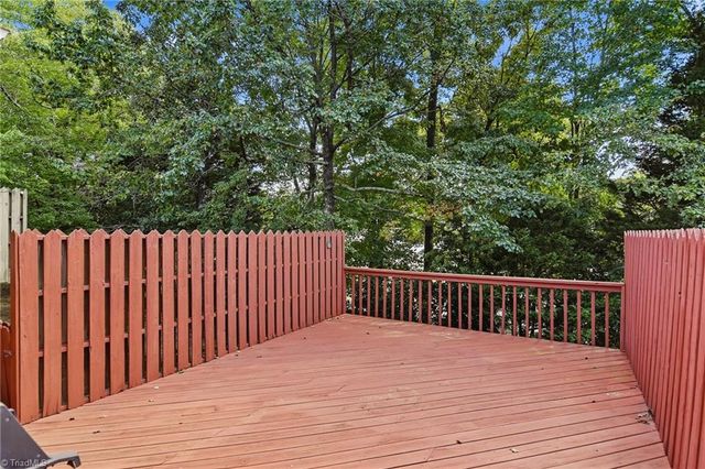 723 Polo Oaks Drive, Winston-salem, NC 27106
