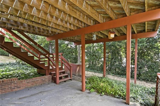 723 Polo Oaks Drive, Winston-salem, NC 27106