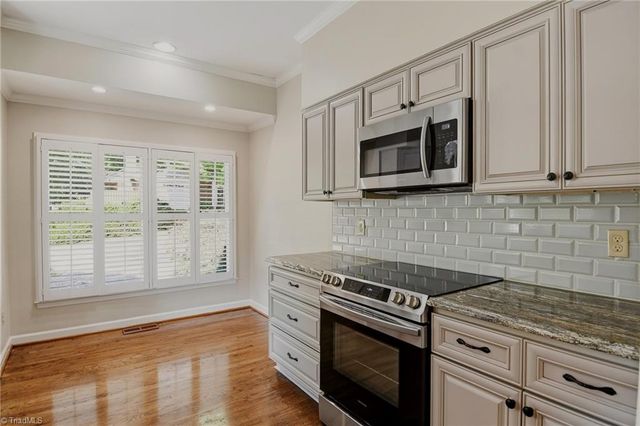 723 Polo Oaks Drive, Winston-salem, NC 27106