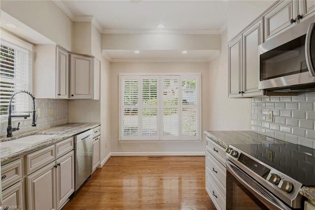 723 Polo Oaks Drive, Winston-salem, NC 27106