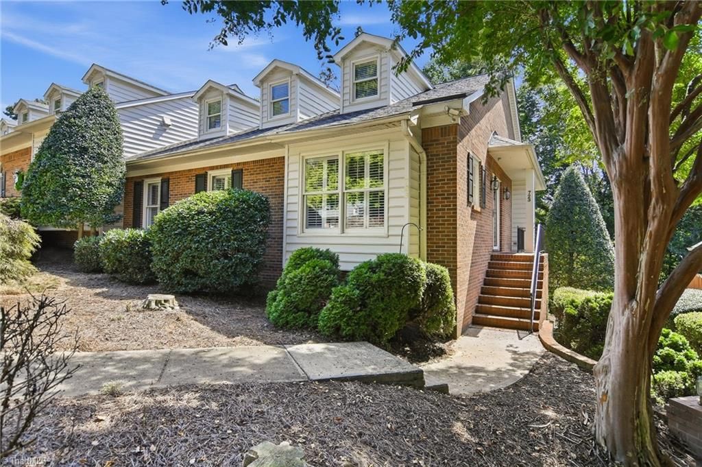 723 Polo Oaks Drive, Winston-salem, NC 27106