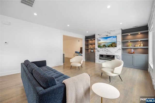 471 1st Street A, Palisades Park, NJ 07650