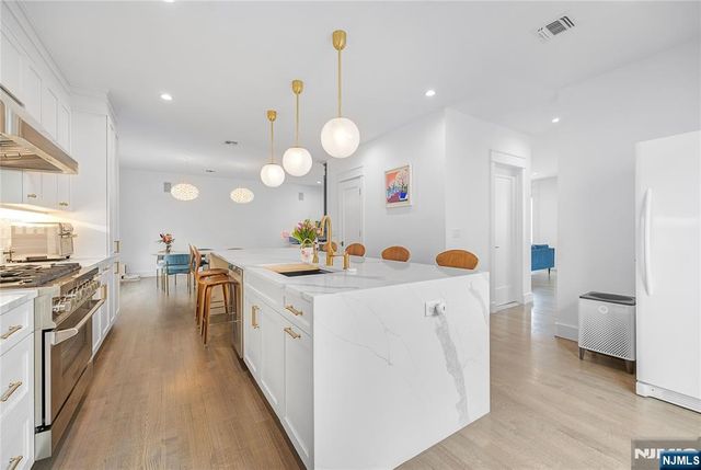471 1st Street A, Palisades Park, NJ 07650