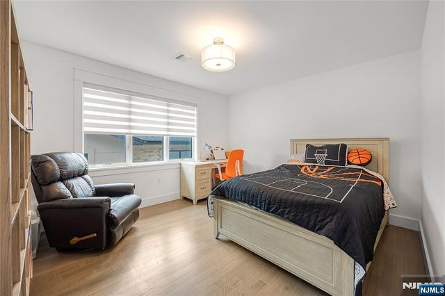 471 1st Street A, Palisades Park, NJ 07650