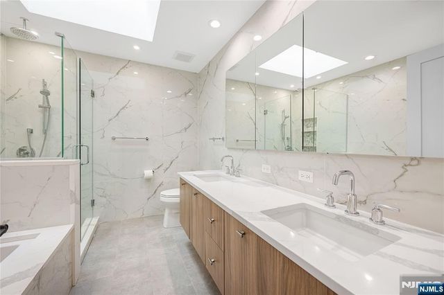 471 1st Street A, Palisades Park, NJ 07650