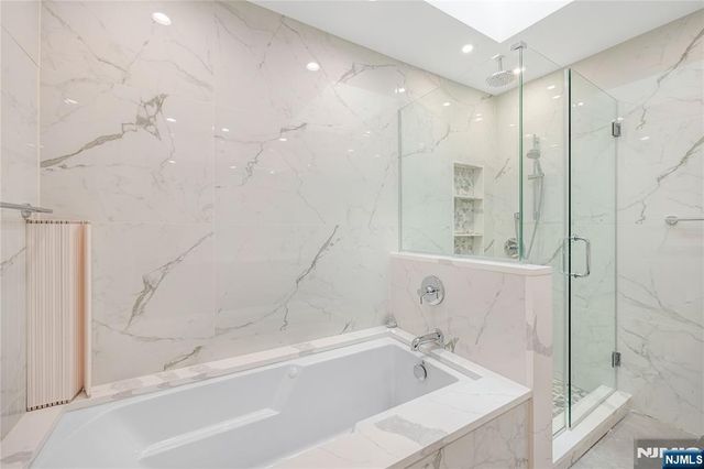 471 1st Street A, Palisades Park, NJ 07650