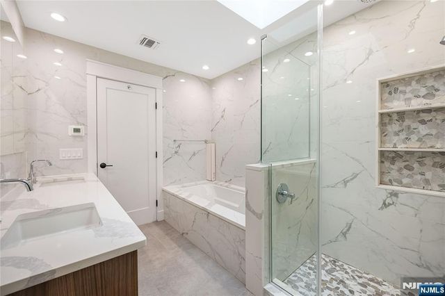 471 1st Street A, Palisades Park, NJ 07650