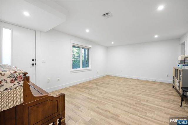 471 1st Street A, Palisades Park, NJ 07650