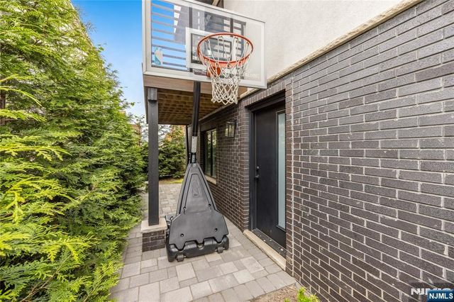 471 1st Street A, Palisades Park, NJ 07650