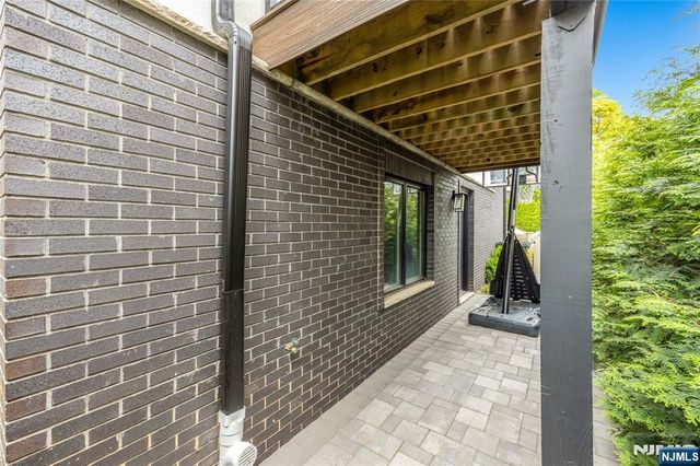 471 1st Street A, Palisades Park, NJ 07650